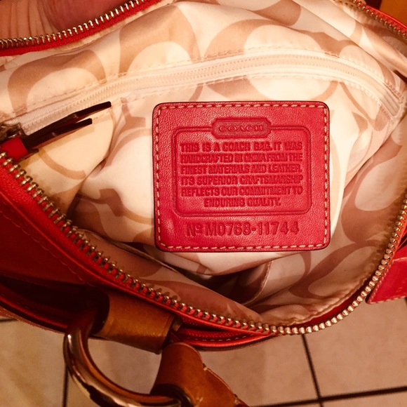 COACH Hampton Leather Trimmed Tote Authentic - Picture 4 of 8